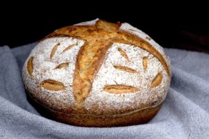 מתכון להכנת לחם מחמצת עם זיתים